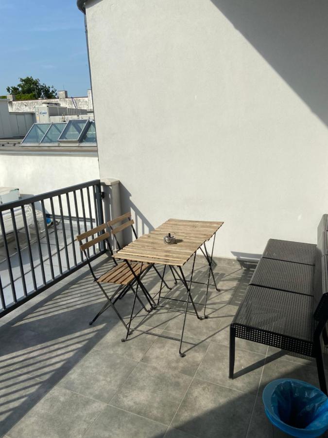 Schoendorf Hostel - Virtual Reception Bratislava Exterior photo