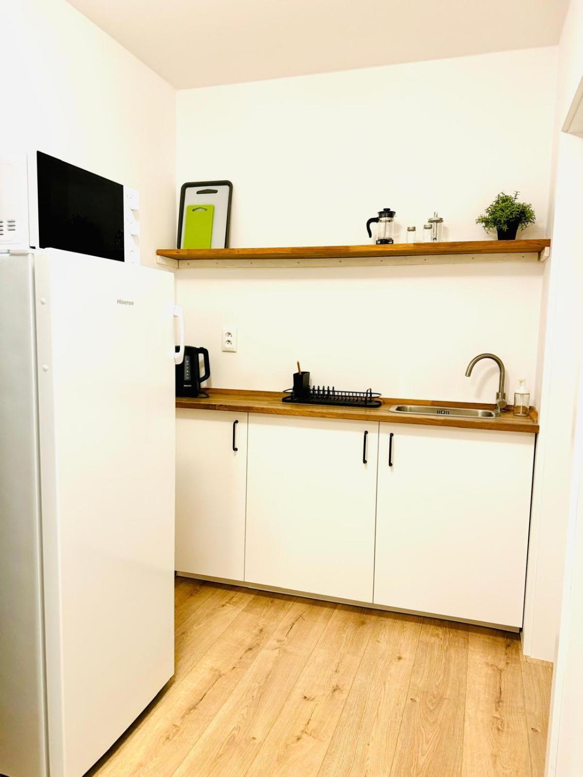 Schoendorf Hostel - Virtual Reception Bratislava Room photo